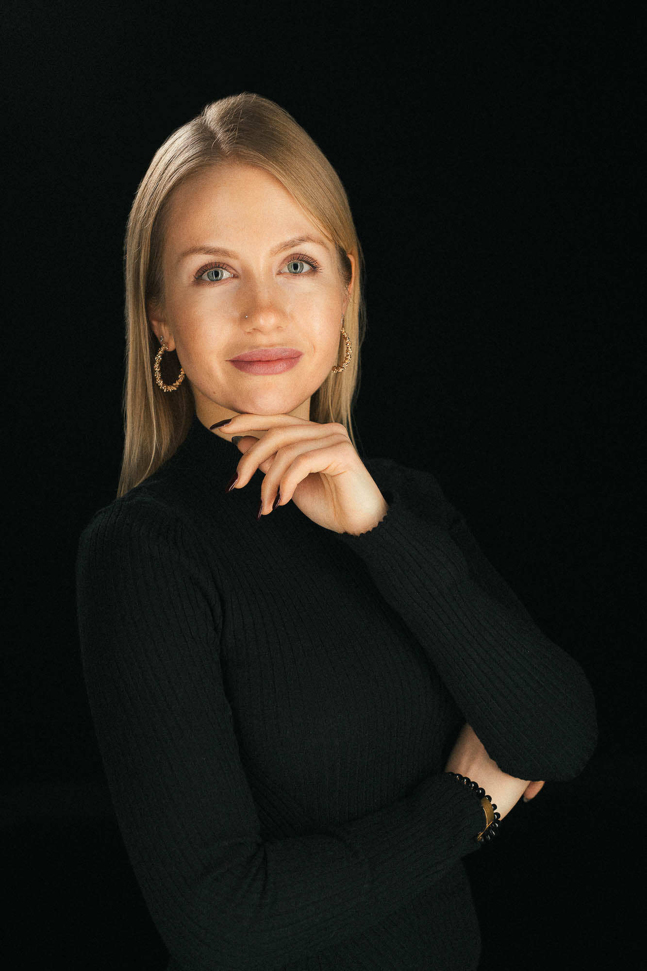 Export x3 Headshot  06654 Dez 01 2019 Bearbeitet 2 Headshots 2019  Miro Nicole Nadine